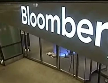 Bloomberg: «Οι Ευρωπαίοι ηγέτες εξετάζουν να ικανοποιήσουν τις βρετανικές θέσεις για τα ιρλανδικά σύνορα»